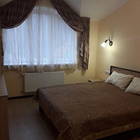 Gostynnyi Dvir Cottage Ternopil Eksteriør bilde