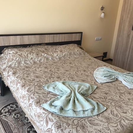 Gostynnyi Dvir Cottage Ternopil Eksteriør bilde