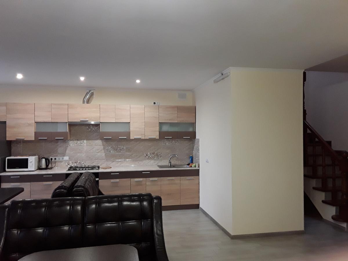 Gostynnyi Dvir Cottage Ternopil Eksteriør bilde