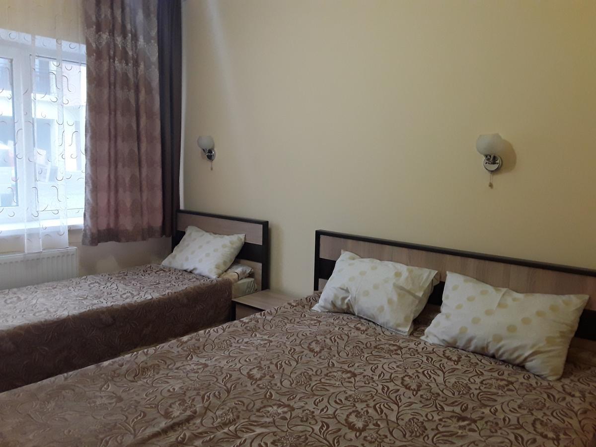 Gostynnyi Dvir Cottage Ternopil Eksteriør bilde