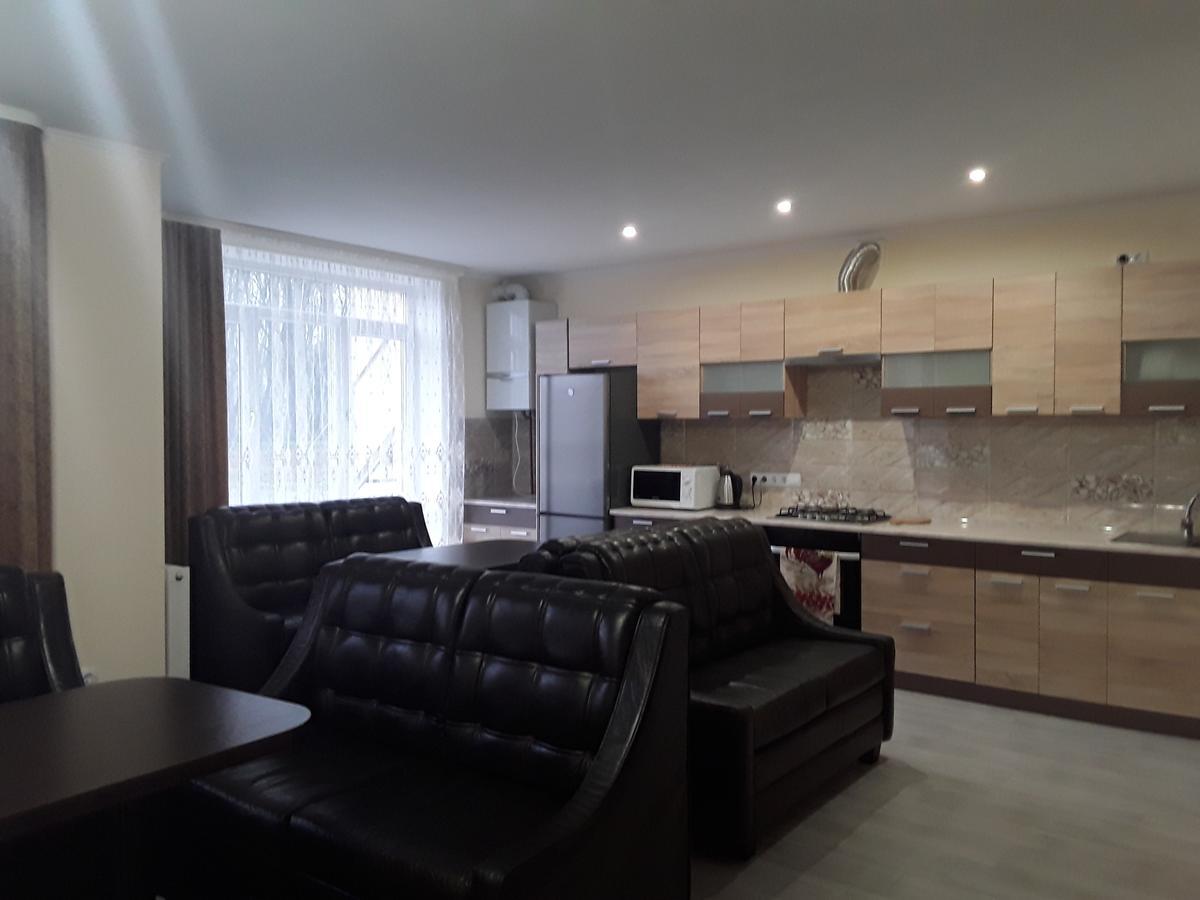 Gostynnyi Dvir Cottage Ternopil Eksteriør bilde