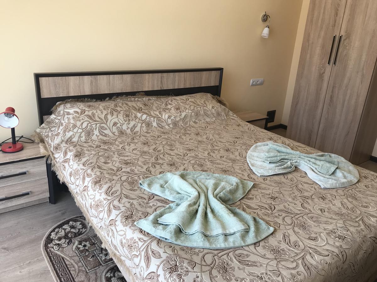 Gostynnyi Dvir Cottage Ternopil Eksteriør bilde