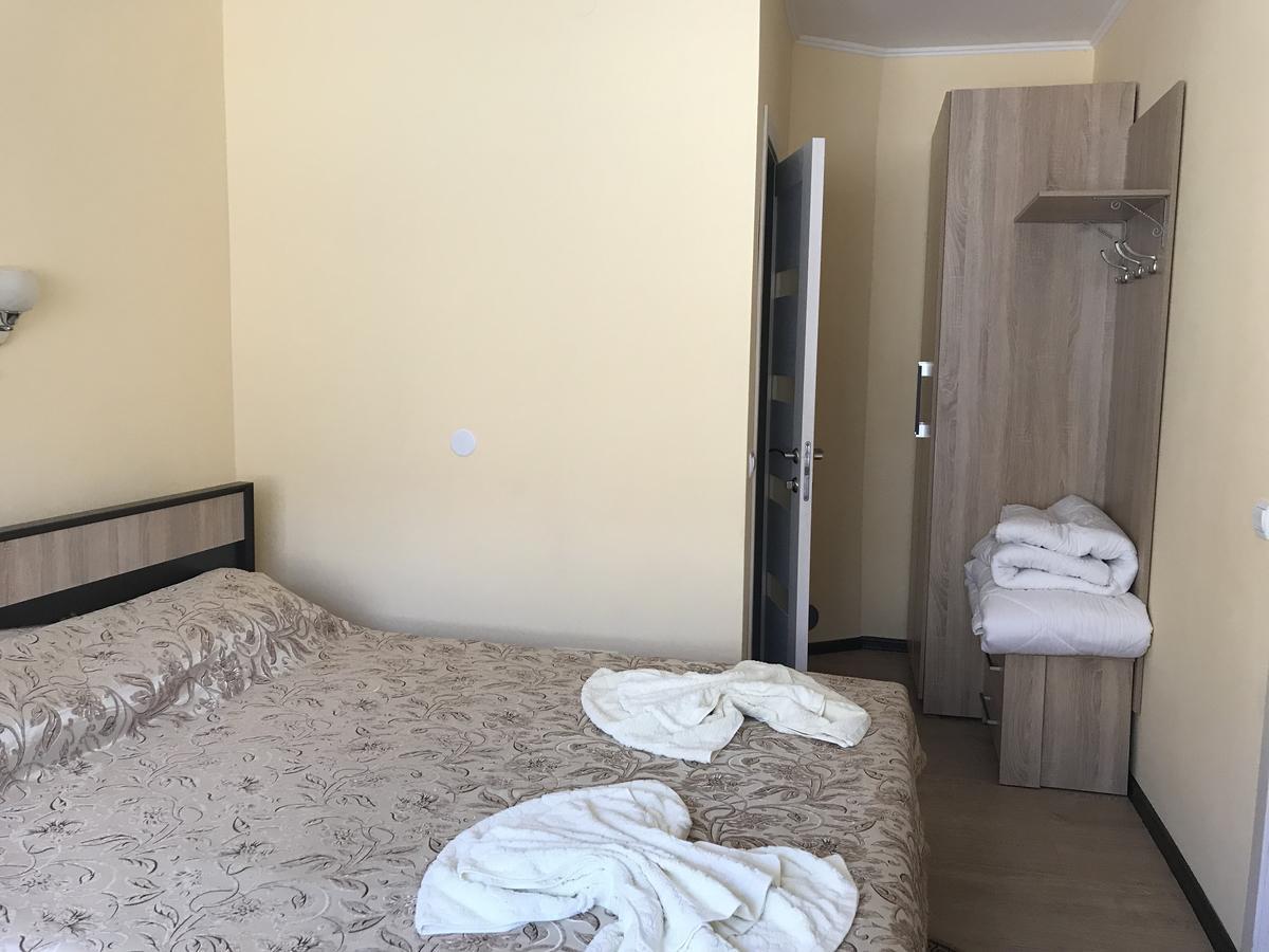 Gostynnyi Dvir Cottage Ternopil Eksteriør bilde