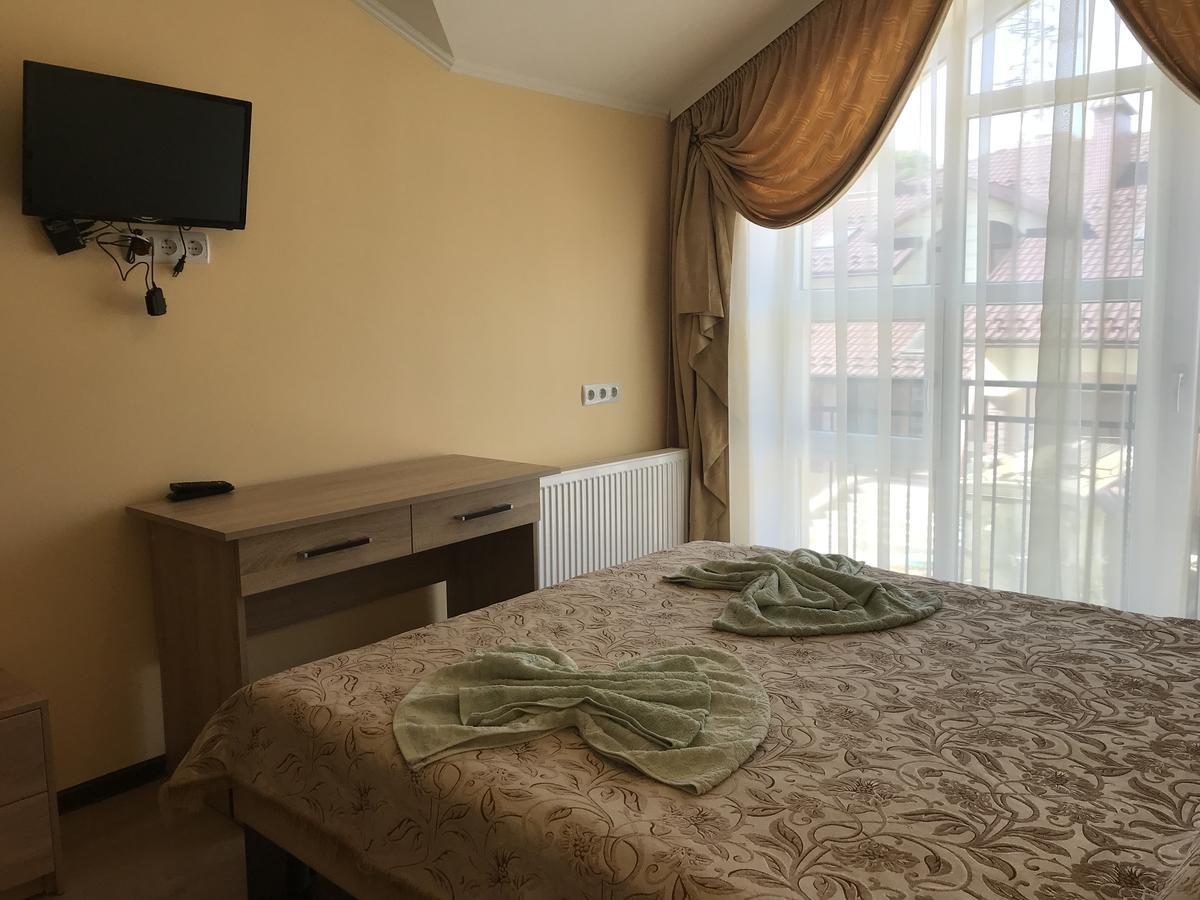 Gostynnyi Dvir Cottage Ternopil Eksteriør bilde