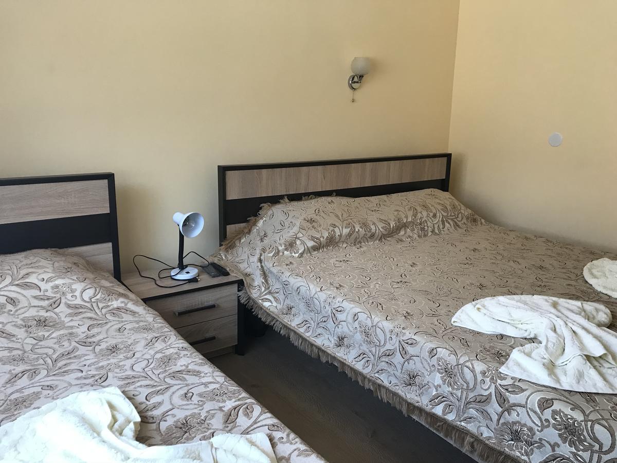 Gostynnyi Dvir Cottage Ternopil Eksteriør bilde